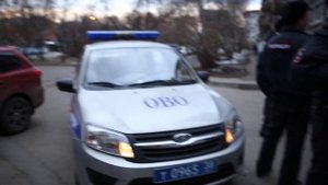 Пол съёмочной группы Карусели задержаны с клуба без оснований причины. Полиция не знает законы.