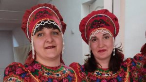 "Грустит кленовая листва" - Анастасия Сапожникова