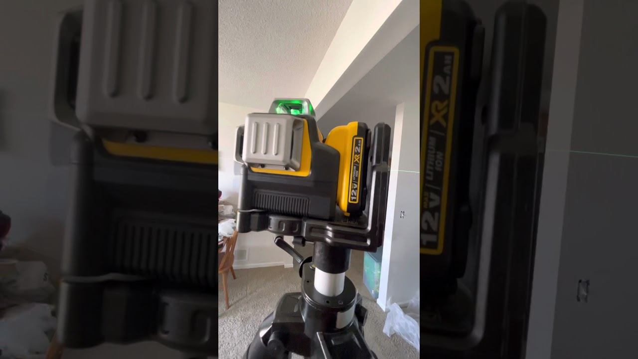 Dewalt 12v 3 360 green laser level!!! This is a game changer!!!!! смотреть онлайн