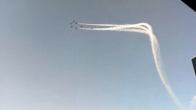 In UAE fighting aeroplane in sky смотреть онлайн