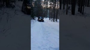 Уаз патриот стандарт 2015 на зимней шиповонной резине в гору по снегу в 30-40 см