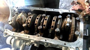 Собрали поршневую. Сложность была в подборе крышек шатунов, т.к. они были перепутаны при разборке!