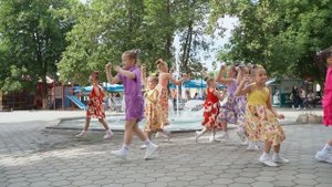 Лето и рок-н-рол-студия детского творчества Мелодия mp4