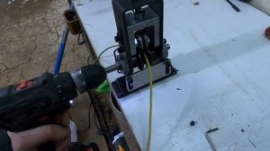 Крутой инструмент для очистки изоляции с проводов. Окупится с первого применения.