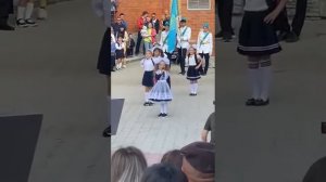 Вера  Бутина                                    Песня «Первоклассница» композитора Ирины Пантелеево