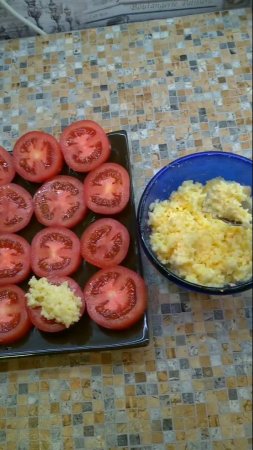 Быстрая закуска. Помидоры с сыром и чесноком