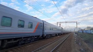 ВЛ10-1834 С ПОЕЗДОМ МОСКВА-СЕВАСТОПОЛЬ ПРОСЛЕДУЕТ ПЛАТФОРМУ 1457 КИЛОМЕТР НА ПЕРЕГОНЕ В СИМФЕРОПОЛЕ