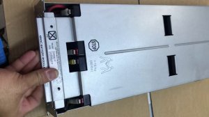 Ups Apc Sua2200RMI 2U Menggunakan Battery Long