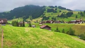Пешая экскурсия по Адельбодену, Швейцария. Небесно красивая швейцарская деревня. Сказочная деревня