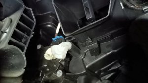 Skoda Octavia A7 двухзонный климат контроль ,не регулируется температура с водительской стороны.