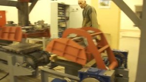 Разливочная машина с чушкоукладчиком свинцовых чушек