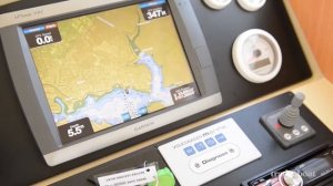 Greenline 33 Hybrid | 2013 Boat Review