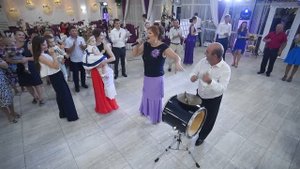 ZINAIDA  JULEA si SOCRUL MARE CU TOBA  NUNTA MARE SI ALEASA