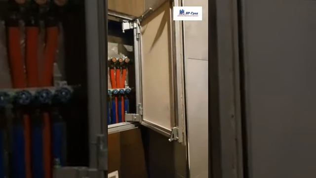 Два люка, но совершенно незаметны.👆