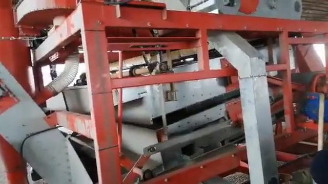 ЗЕРНООЧИСТКА зск 70 ПРОРЫВ В 21 ВЕК ОВС 25 ОТДЫХАЕТ !!! смотреть онлайн