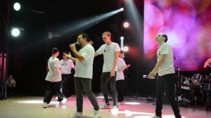 Estrella (кавер) А он тебя целует