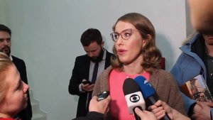 Собчак Ксения говорит по-французски!