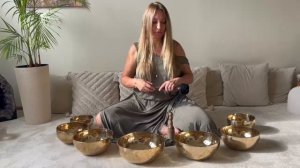 Гармоничное звучание сета тибетских поющих чаш!