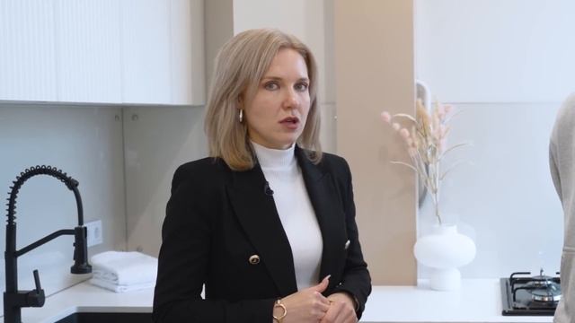 Сделали ремонт в старой "СТАЛИНКЕ" и заработали 4.5 млн. Обзор квартиры. Флиппинг недвижимости.