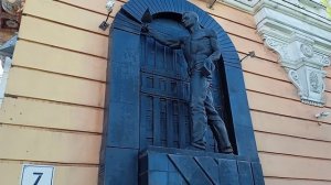 Норильск, август 2023 год,  памятник на месте кинотеатра "Родина"
