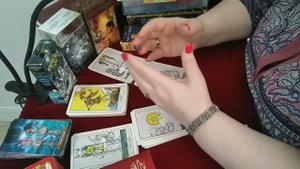 Научу Всех желающих читать по картам Таро, понять как работает система Таро без всяких предрассудко