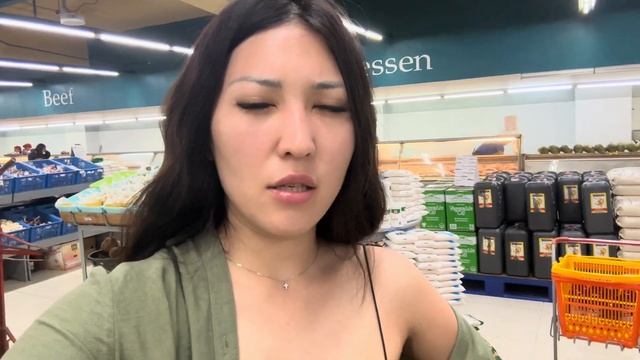 Ели морских ежей | Жгучее солнце на Филиппинах 2024 смотреть онлайн