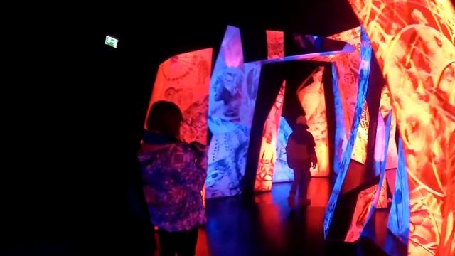 Музей Сваровски-3 смотреть онлайн