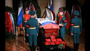Путин спалился на похоронах Жириновского. Россияне в шоке: где караул, где родственники? Что это?