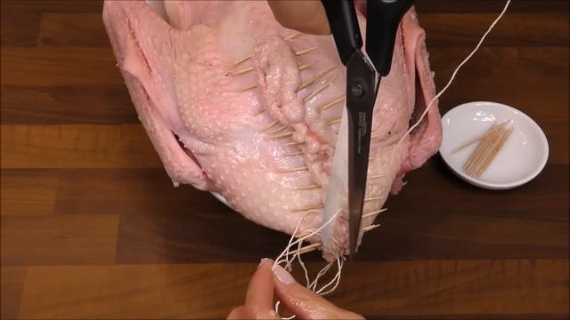 Gęś pieczona w całości w piekarniku. Przepis jak zrobić faszerowaną tradycyjną gęś. MENU Dorotki