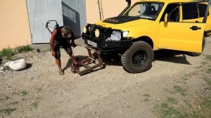 Вилочный погрузчик для автомобиля из лебедки