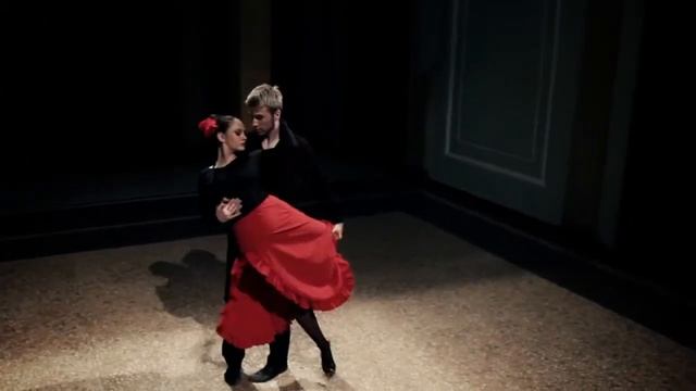 Бебо и Александра Александрова - твоите очи смотреть онлайн