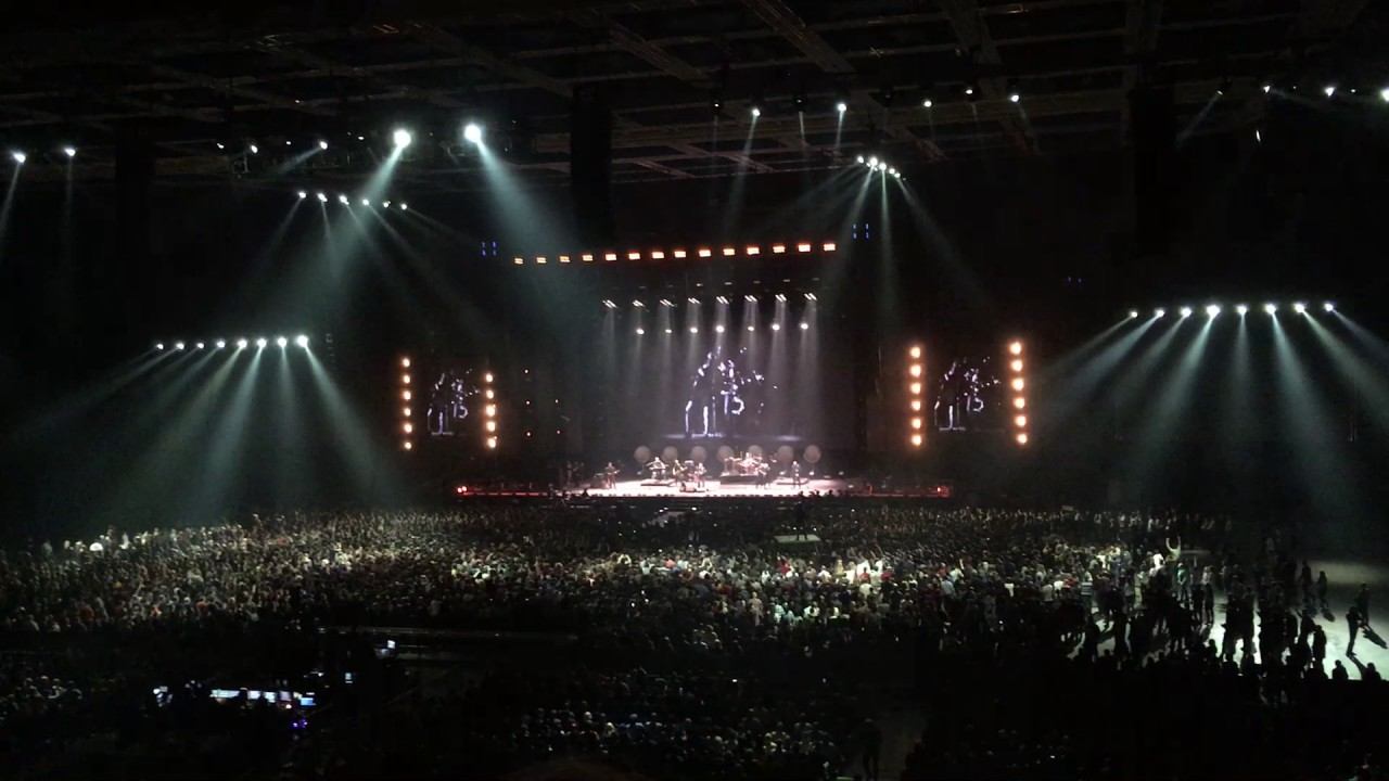 Ддт олимпийский 2011. Ддт фото концерт. Ддт олимпийский. Концерт ддт в олимпийском. Ддт концерт.