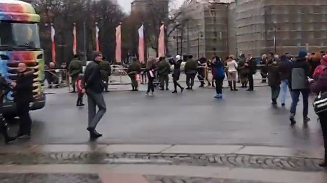 Питер радостно встречает олимпийский огонь! смотреть онлайн