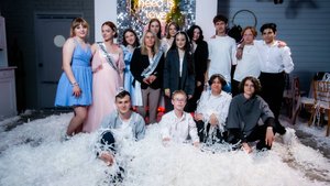 Озорной выпускной с Бумажным шоу для 9 класса