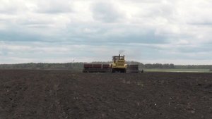 Работа кипит. Посевная на К-700А