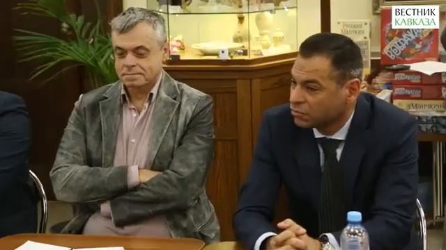 Гуманистические идеи Низами Гянджеви обсудили на круглом столе в "Библио-Глобусе" смотреть онлайн