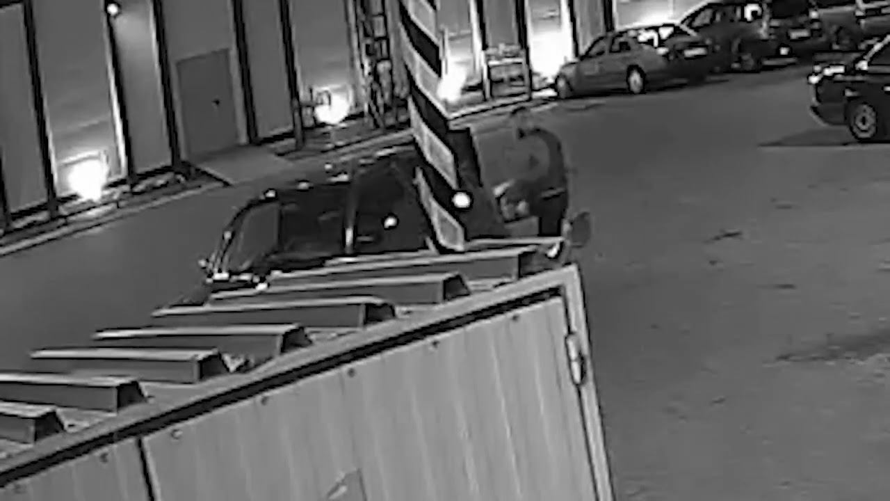 Видео выноса бытовой техники из магазина в Гусеве смотреть онлайн