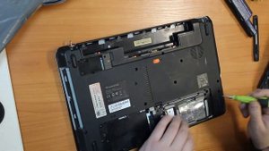 Самостоятельная замена корпуса на ноутбуке Packard Bell P5WS0  Часть №1