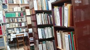Где мы читаем книжки? Записываюсь в библиотеку