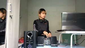 Hercules DJ Control Inpulse 200 || for new starters || cheap but good.