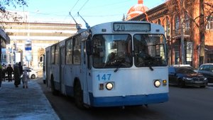 Троллейбус Екатеринбурга ЗиУ-682Г [Г00] борт. №147 маршрут №20 на остановке "Центральная гостиница"