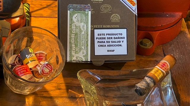 Romeo y Julieta Petit Churchills/Robusto Cuban Cigar Review - #28 смотреть онлайн