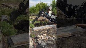 Навесной экскаватор для мини-погрузчиков Бобкэт