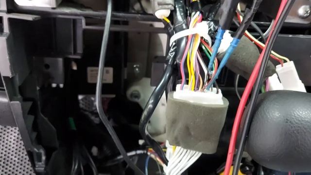 Разбираемся как поменять магнитолу в японском Кей-каре. На примере Nissan Dayz.