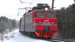 ВЛ11-081 с вагоном-дефектоскопом