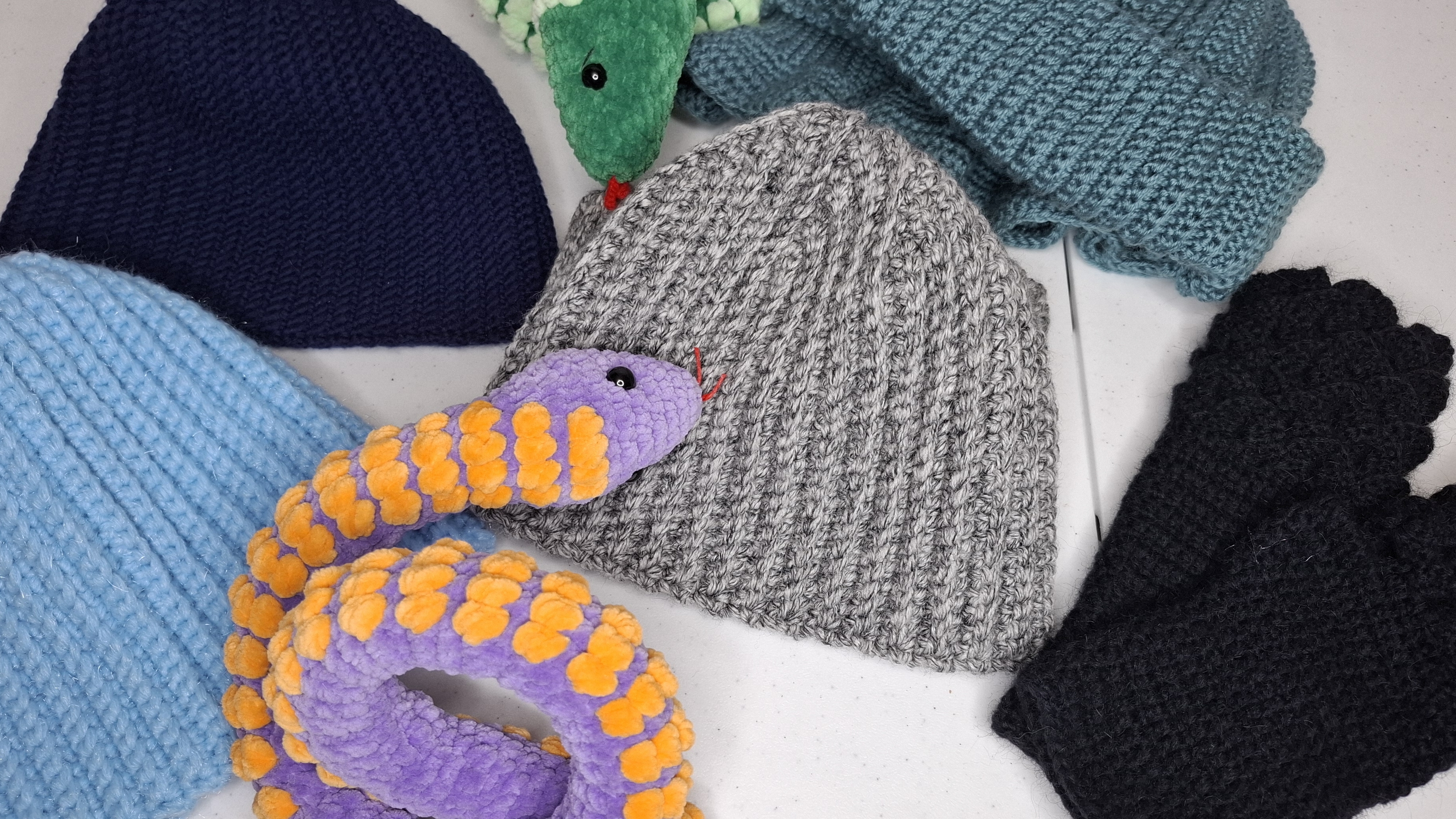 Интрига раскрыта. Шапки, митинки, манишки смотреть онлайн