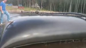 Заполнение геотубы "GeoGreen TUBE (ГеоГрин ТУБ)" вместимостью более 1000 м.куб. Очистка водоема.