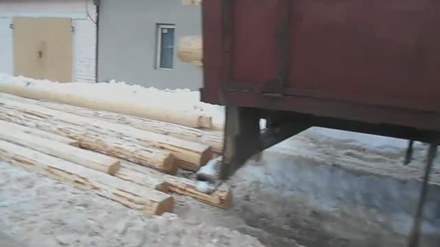 Разгрузка сруба на месте строительства - Srubbanidoma