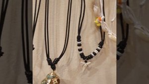 Украшения женщин на Мальдивах. Handmade jewelry for women in the Maldives.