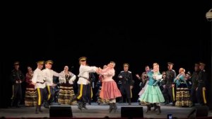 Выступление "Забайкальских казаков" на сцене Амурского областного театра Драмы.